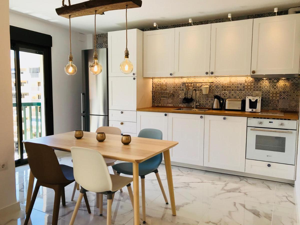 New Central 2Br Apartment 100M-To-Beach Free Parking 푸엔히롤라 외부 사진