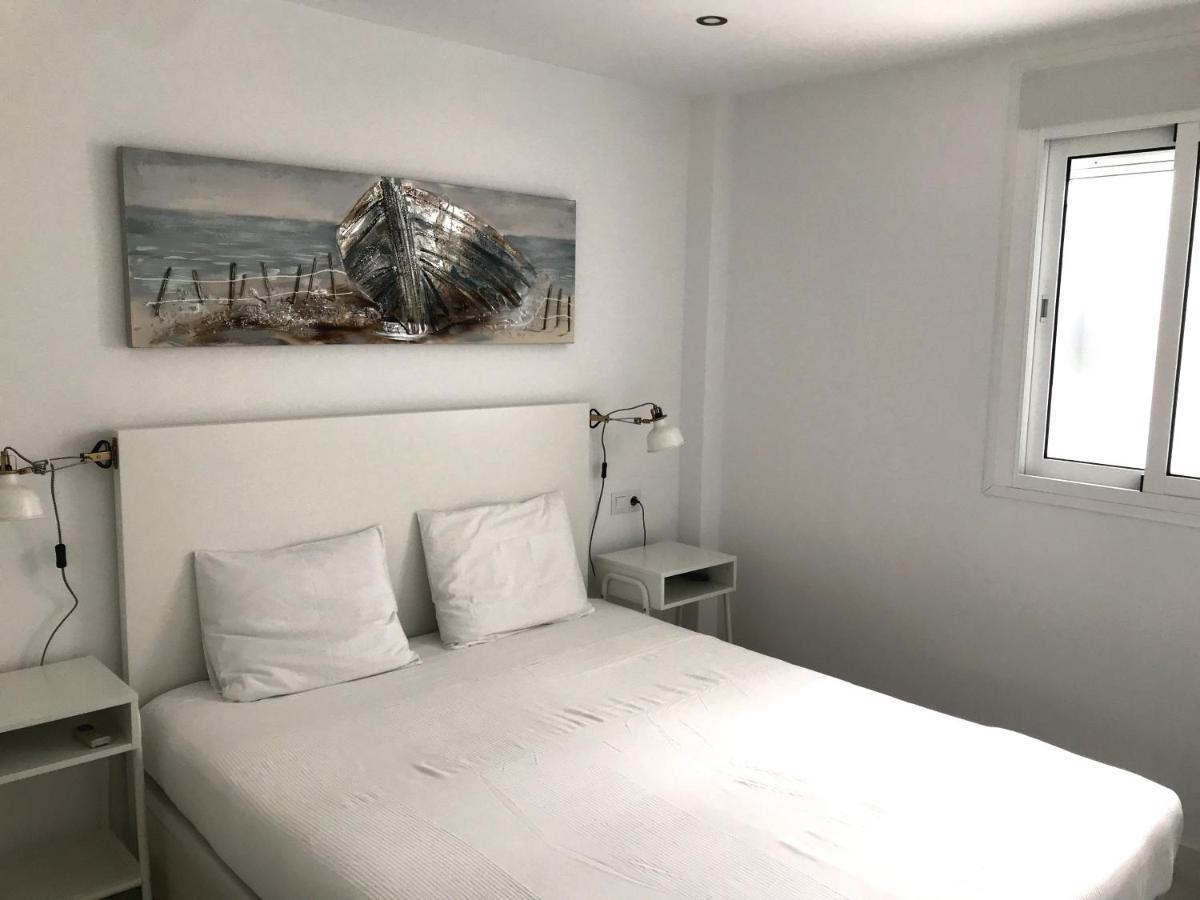 New Central 2Br Apartment 100M-To-Beach Free Parking 푸엔히롤라 외부 사진